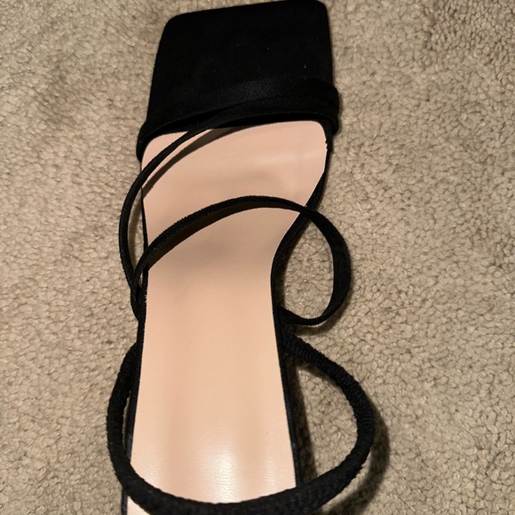 SHEIN Black Strappy Square Toe Block Heels - Picture 5 of 9